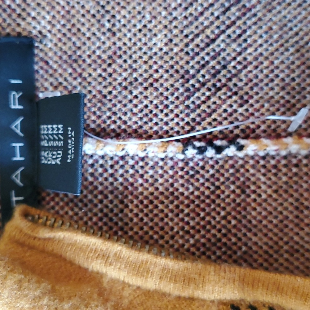 NWT Tahari Zippered Ponch - Picture 3 of 5